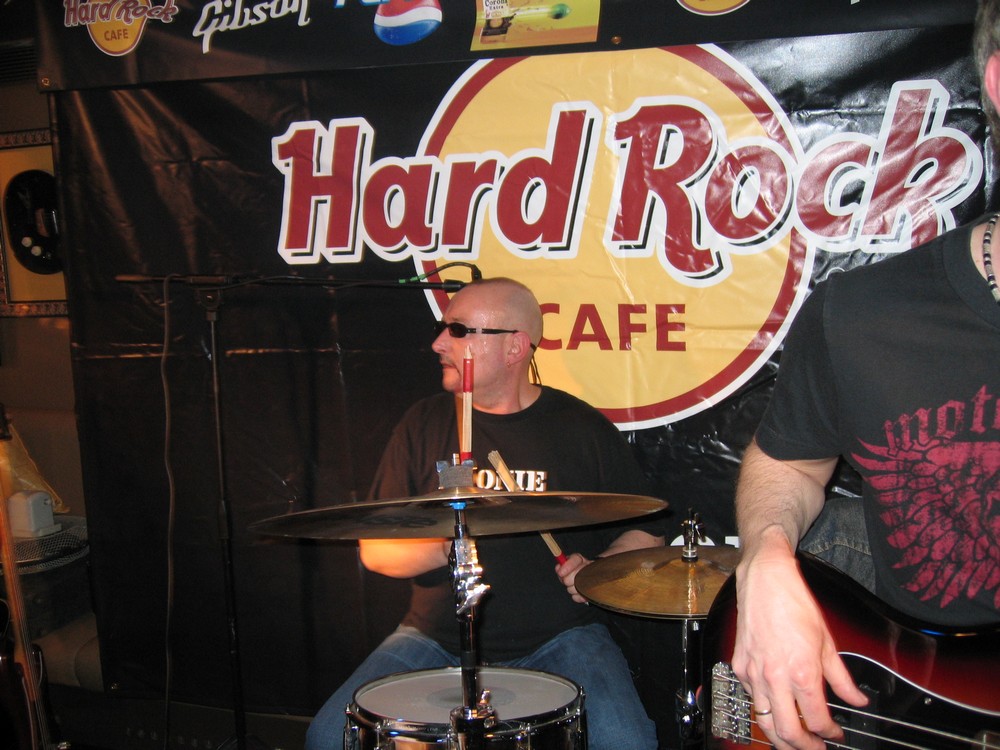 thunder hard rock cafe march 2006 45